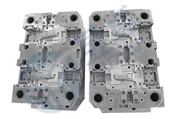 注塑成型模具與擠出成型模具的區(qū)別